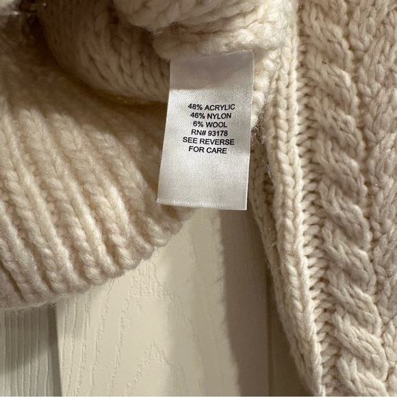 TRUTH BY REPUBLIC Cream Chunky Cable Knit Rose Sweater Size XL Cropped Cozy - Picture 3 of 5